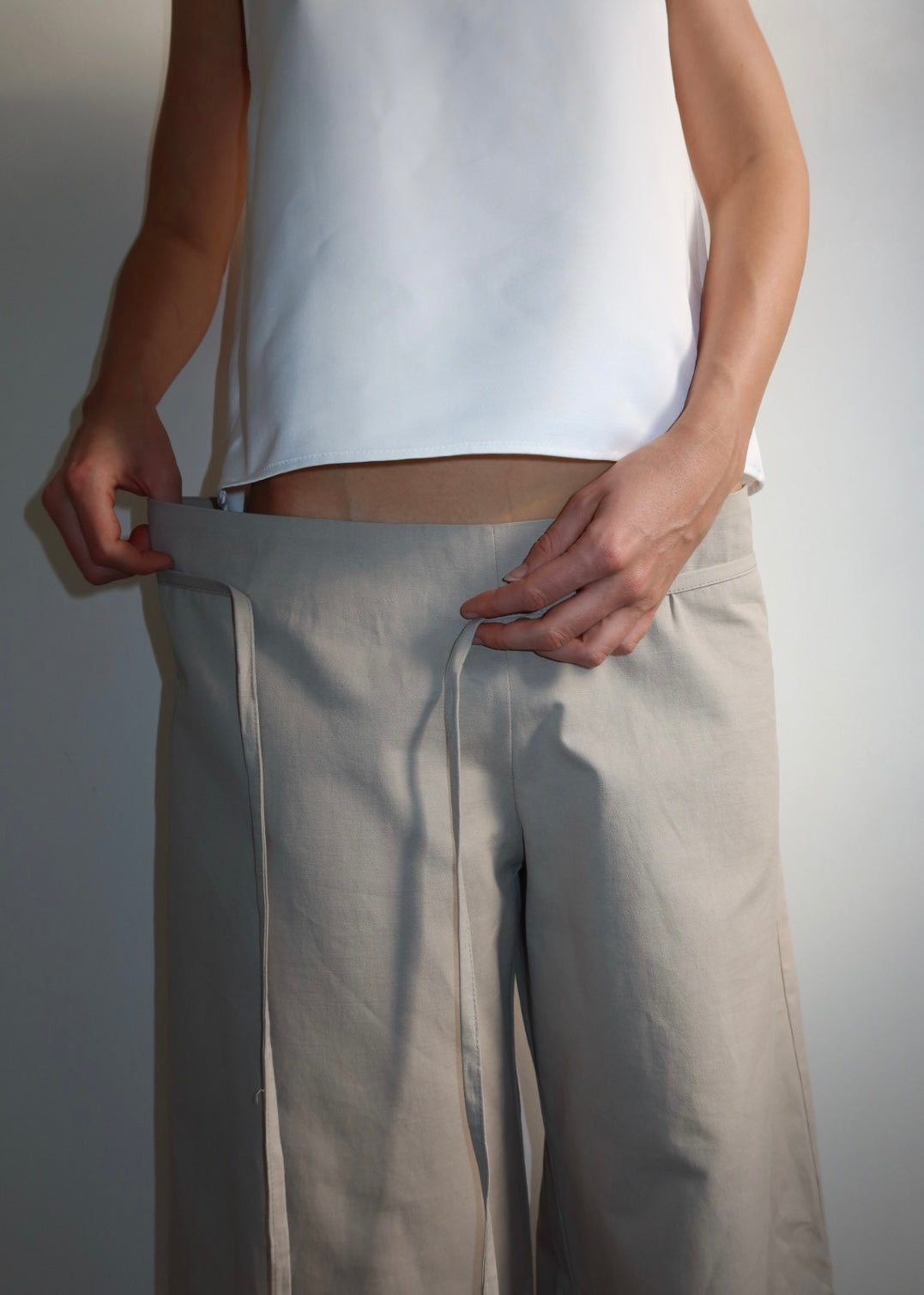 Waist tie trousers