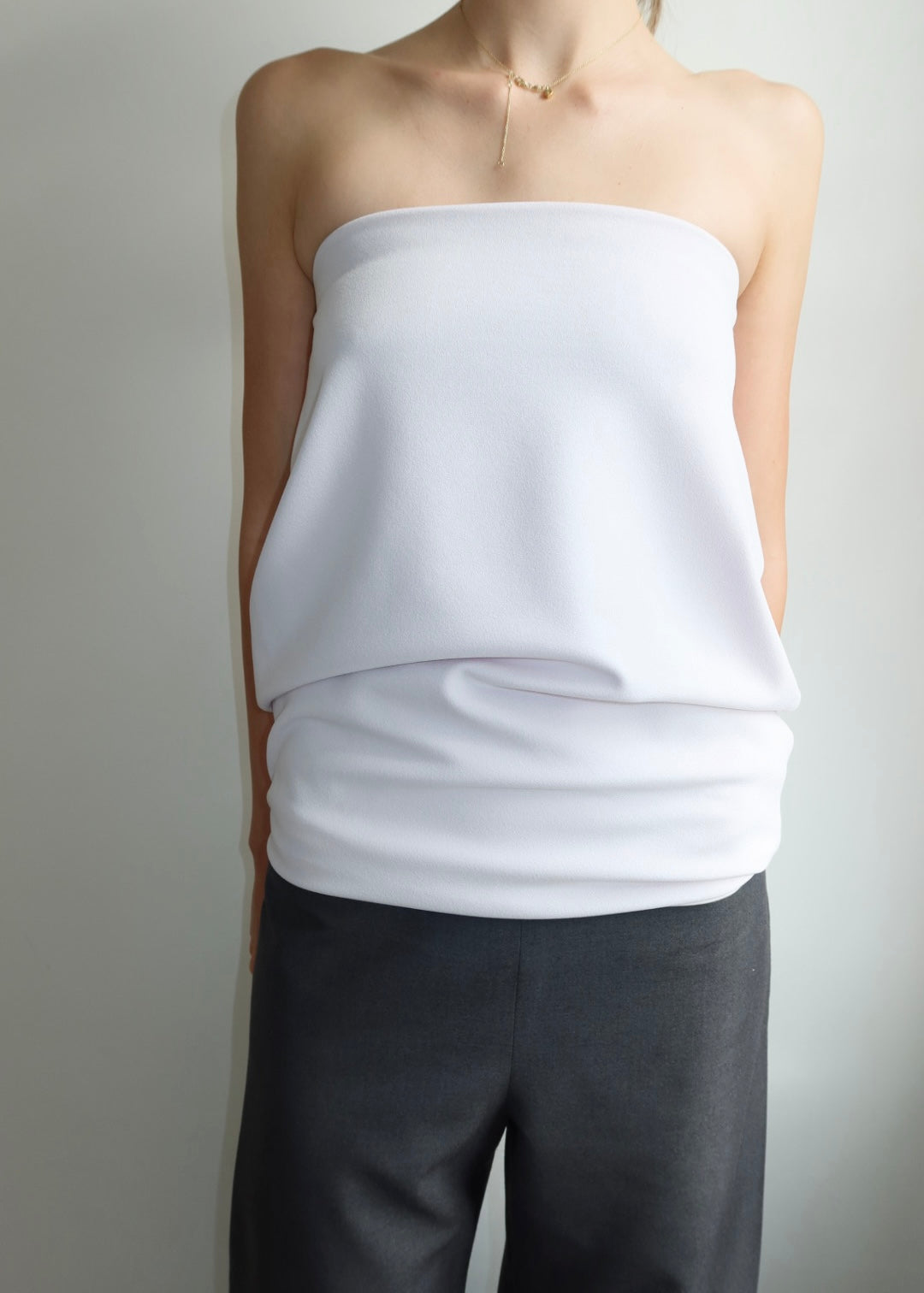 Structured strapless top. Pink