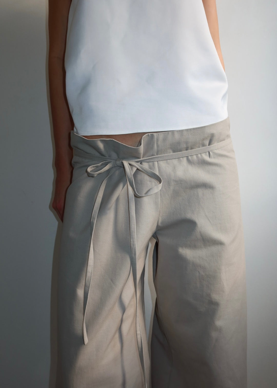 Waist tie trousers