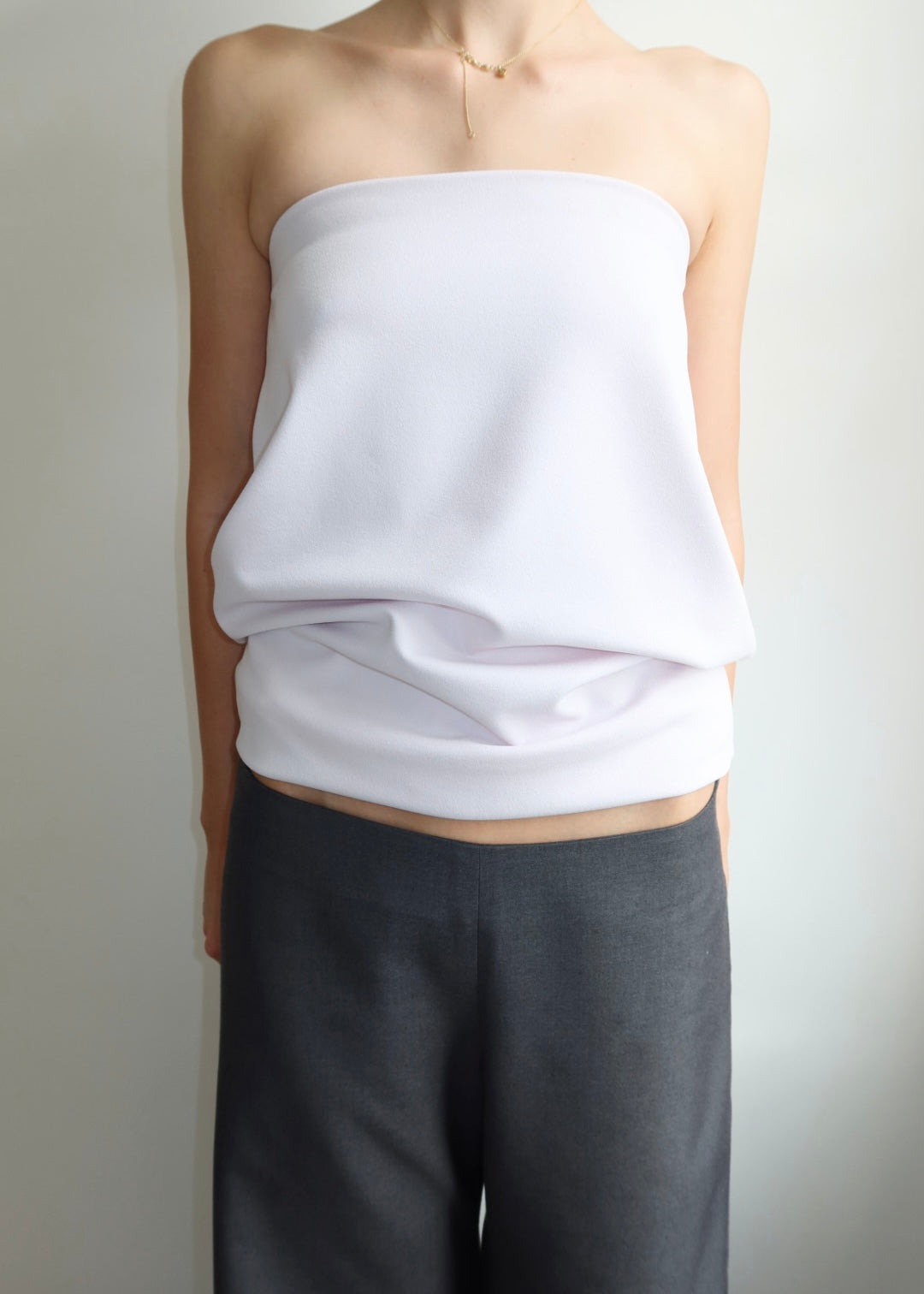 Structured strapless top. Pink