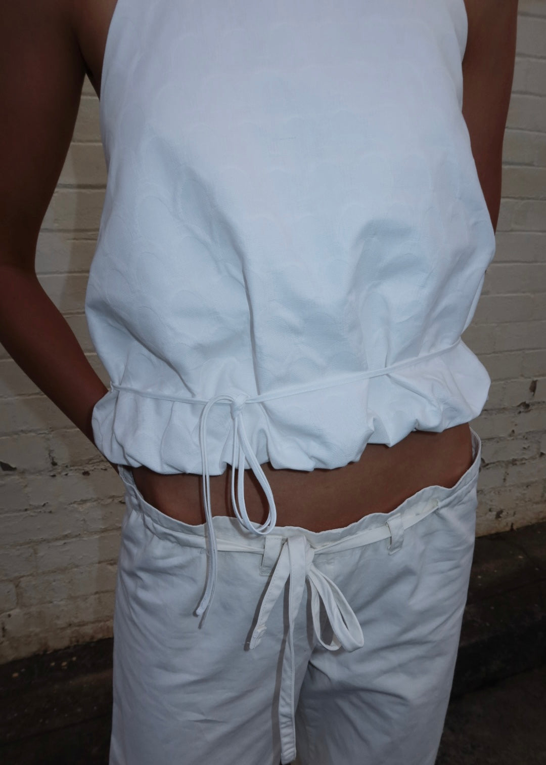 WAIST TIE HALTER WHITE JACQUARD