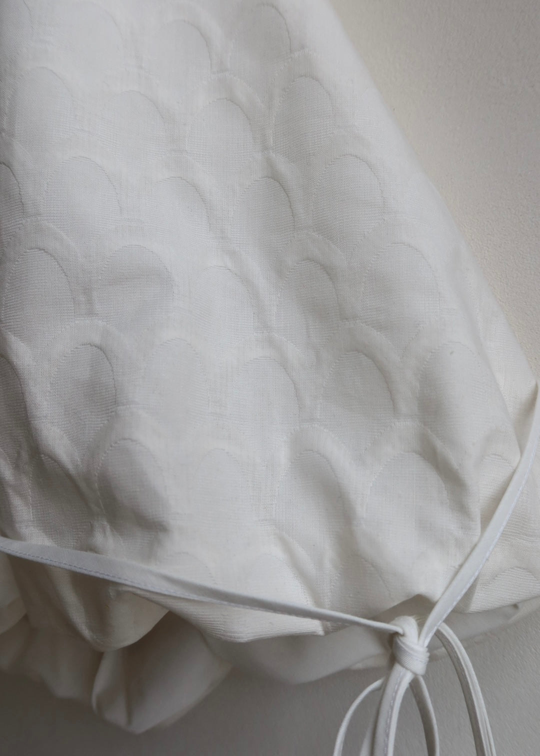WAIST TIE HALTER WHITE JACQUARD